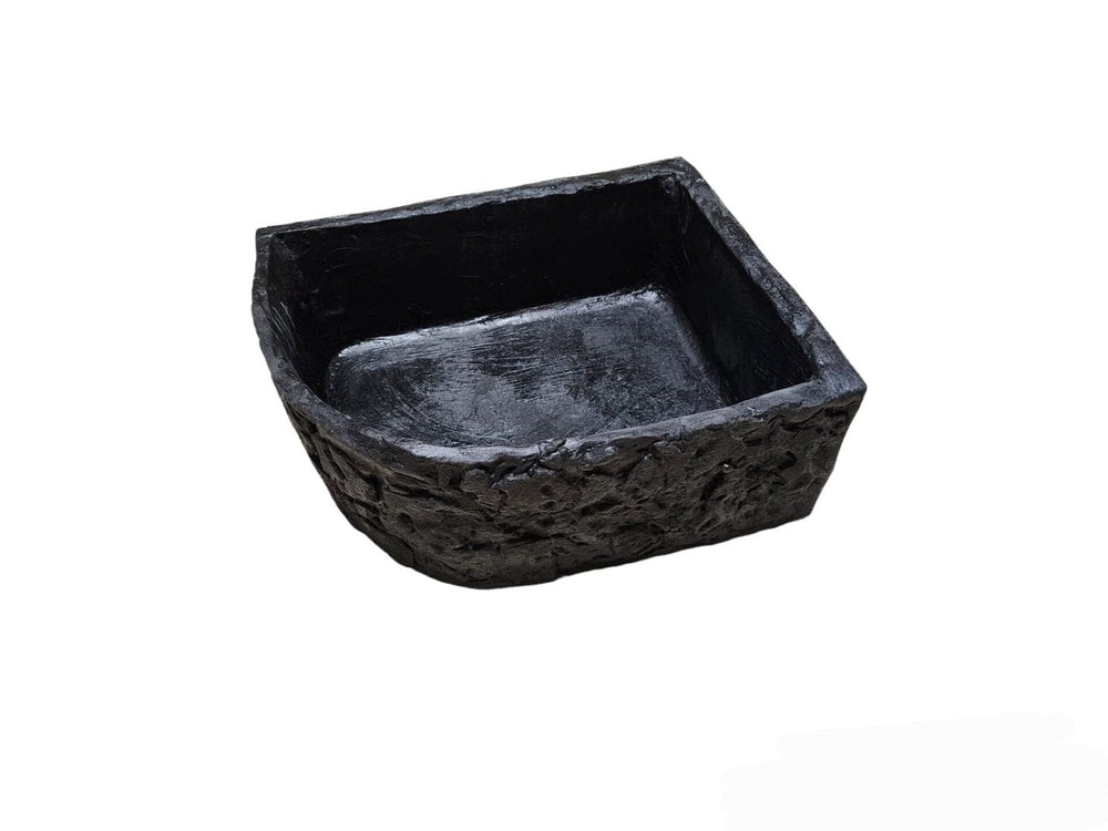 Constrictor Bowl Holds 5 gallons